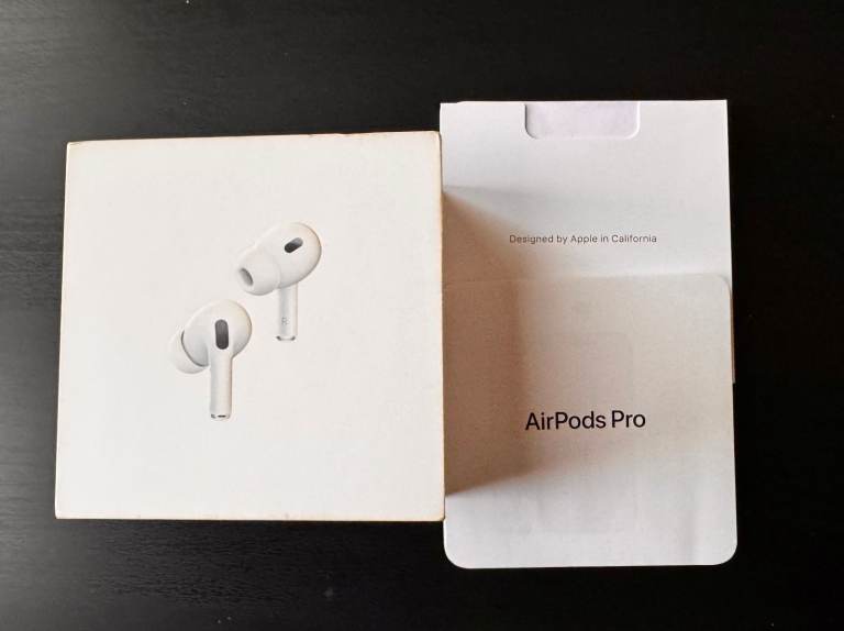 Apple AirPods Pro 2nd Generation with MagSafe USB-C case