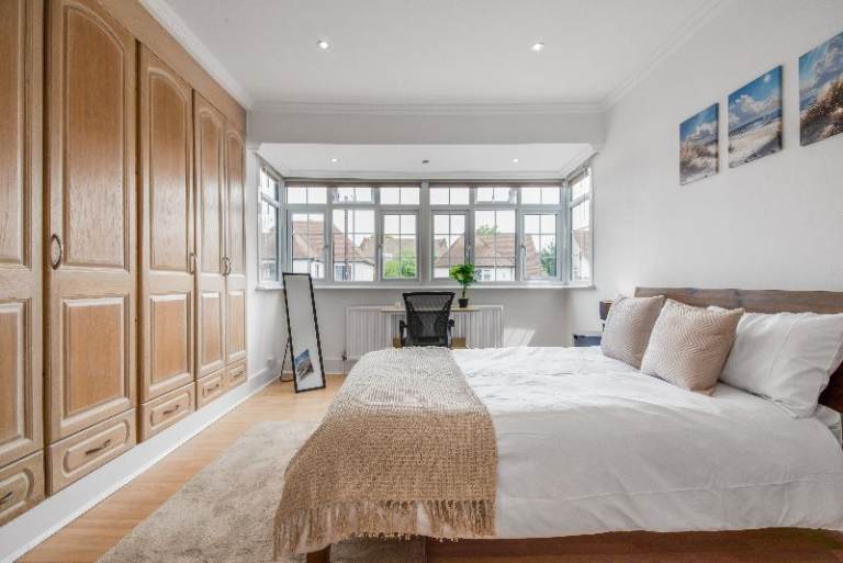 🛏 4x LARGE FURNISHED DOUBLE ROOMS TO LET – 10 MINS TO BROMLEY TRAIN STATION AVAILABLE NOW