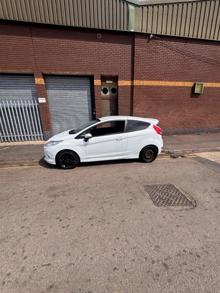 Ford, FIESTA, Hatchback, 2012, Manual, 1596 (cc), 3 doors
