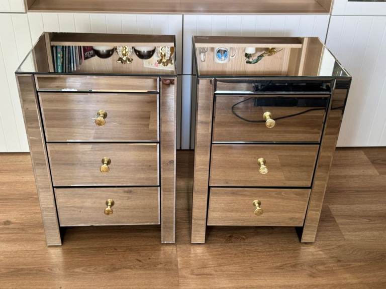 two side  mirrored  tables