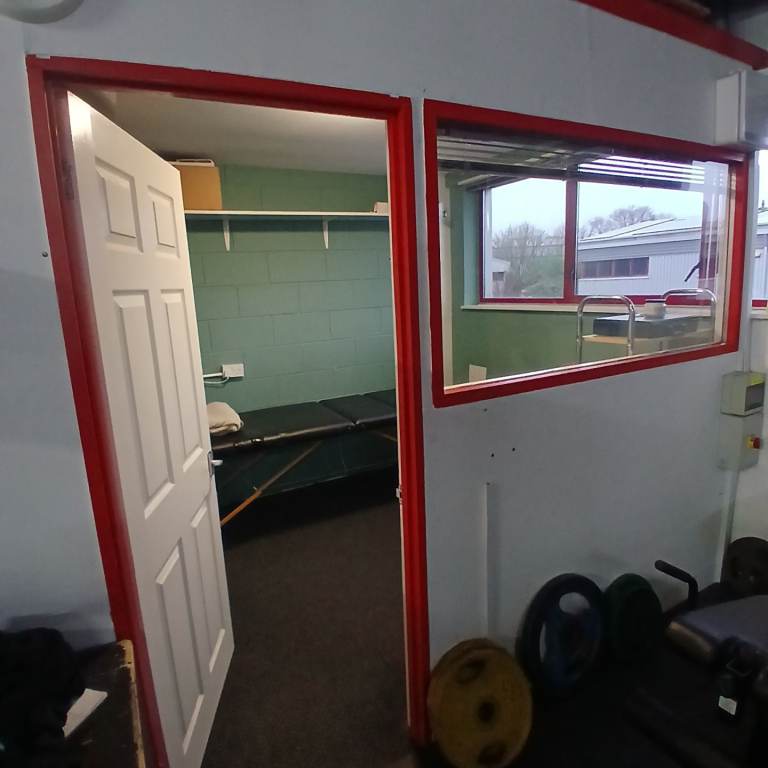 Therapy / massage / physiotherapy/ chiropractor 