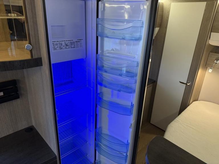 2022 HOBBY Prestige 720 kwfu 6 Berth fixed, bunkbeds, and double