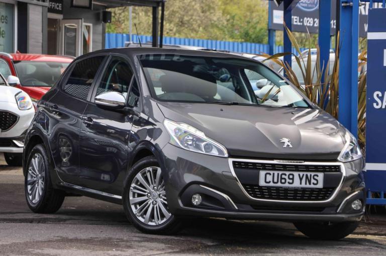 2019 Peugeot 208 1.2 PureTech 82 Signature 5dr [Start Stop] HATCHBACK PETROL Manual