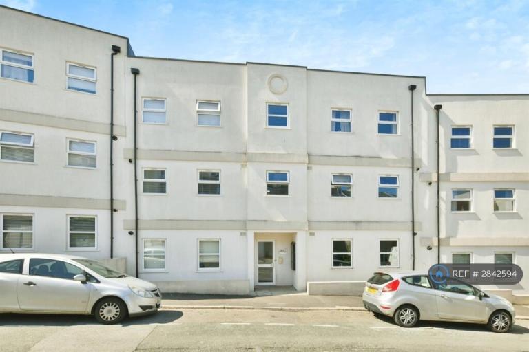 2 bedroom flat in Arundel Crescent, Plymouth, PL1 (2 bed) (#2842594)