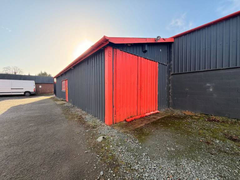 688 SQ FT WORKSHOP / STORAGE / INDUSTRIAL UNIT TO RENT – NEAR OSWESTRY & SHREWSBURY – £100 PW 