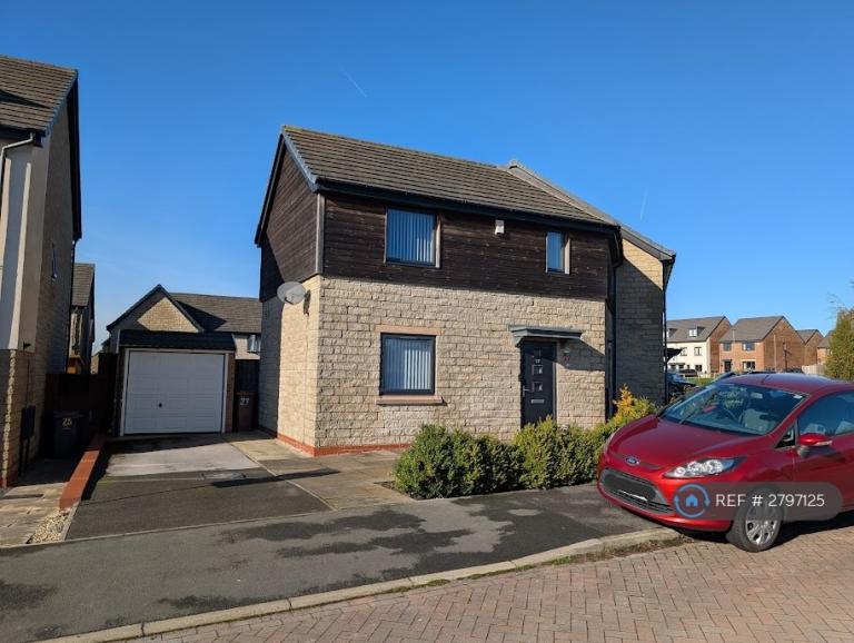 3 bedroom house in Park Way, Rotherham, S63 (3 bed) (#2797125)