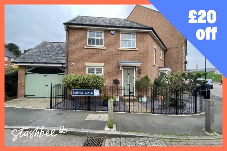 Garage to rent in Greenhithe (DA9) | Stashbee