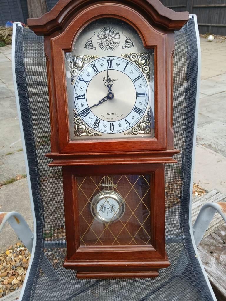 quartz clock movement with pendulum chimes.  emperor  westminster chime. 