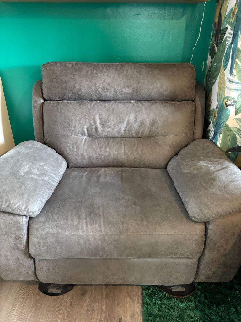 XL electric reclining armchair 
