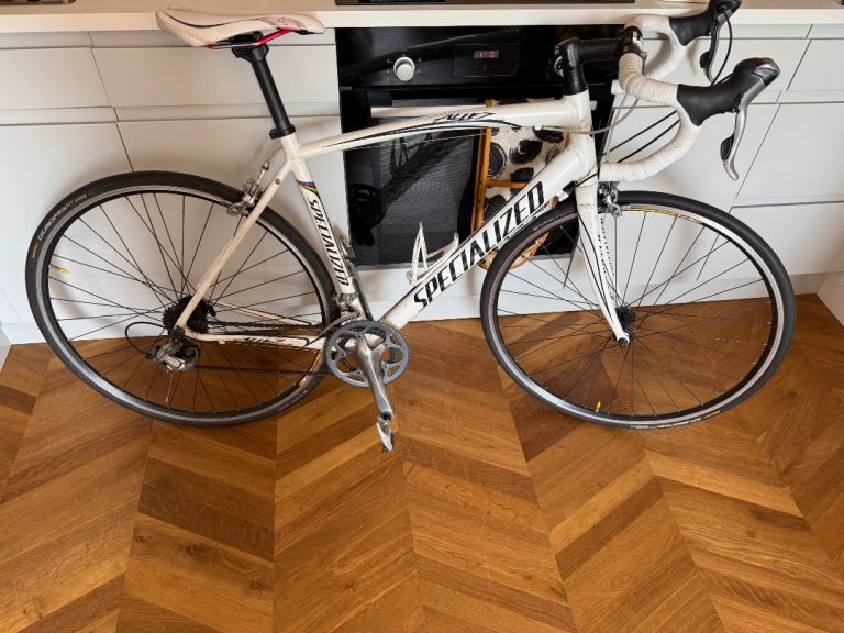 Specialized Allez Sport (Conti GrandPrix GT tyres, tiagra groupset)