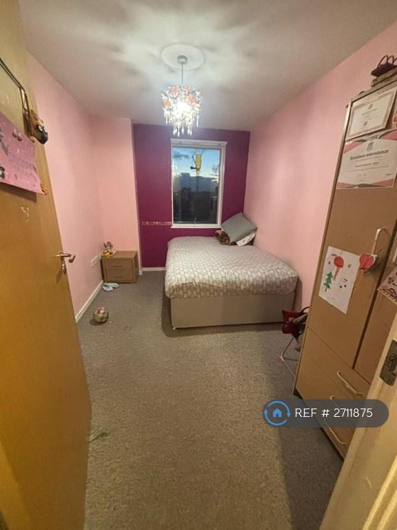 2 bedroom flat in London Road, Isleworth, TW7 (2 bed) (#2711875)