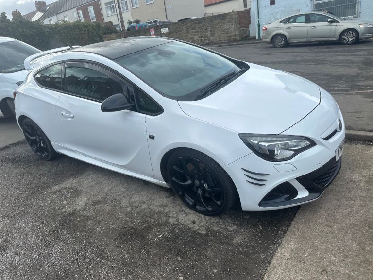 Vauxhall, ASTRA GTC, Hatchback, 2013, Manual, 1998 (cc), 3 doors