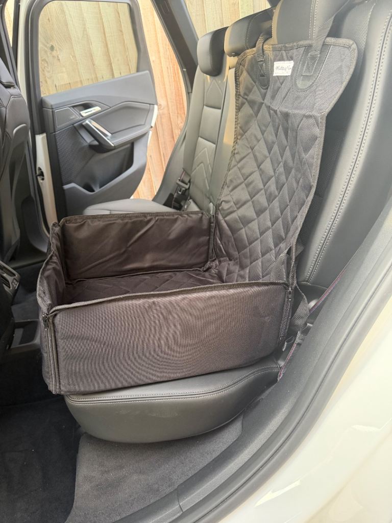 MuttStuff & Co Dog Car Seat BNIP
