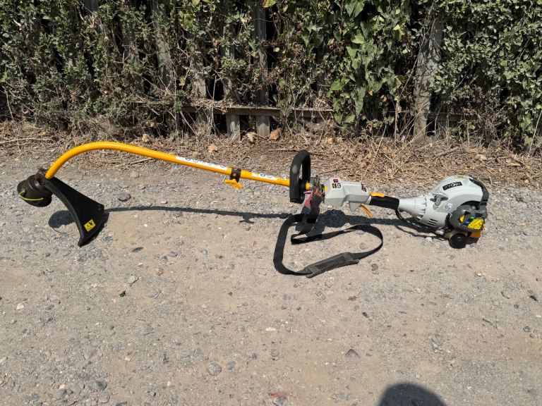 Ryobi petrol strimmer good working order 