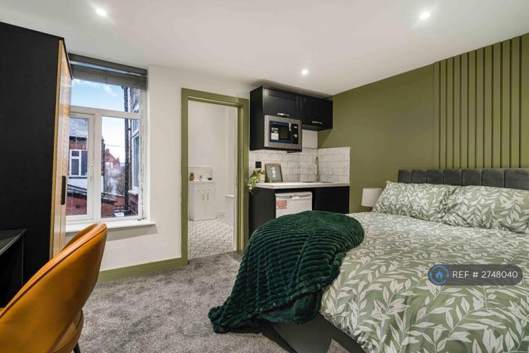 1 bedroom in Roscoe Street, Stockport, SK3 (#2748040)