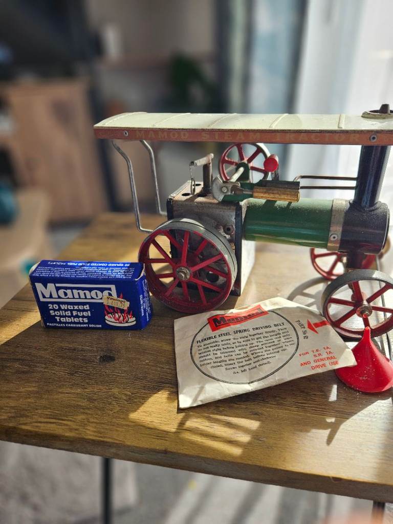 Mamod  tractor engine 