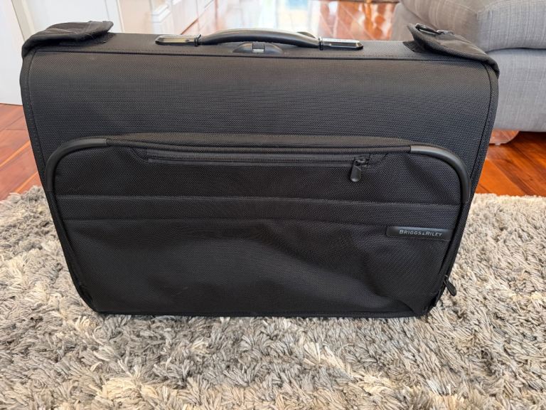 Briggs & Riley Black Garment Bag Suitcase – Good Condition