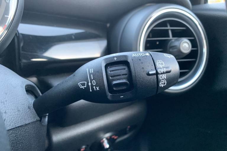 2017 MINI Hatch 1.5 Cooper D 3dr Auto [Chili Pack] Hatchback DIESEL Automatic