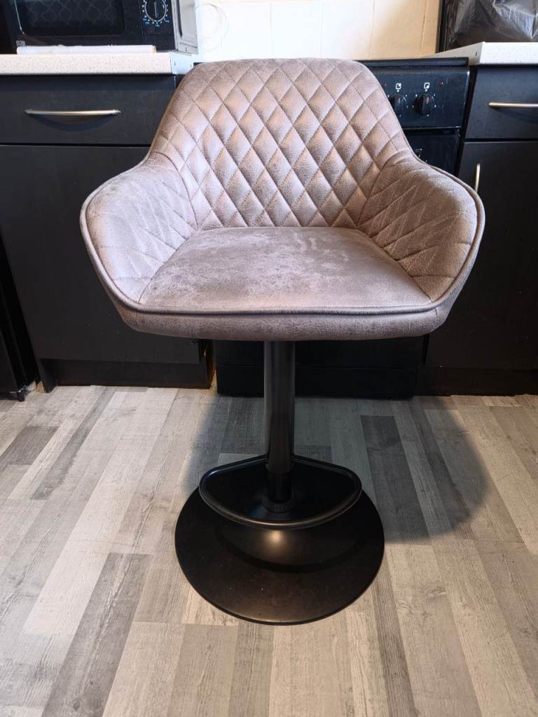 Bar stool