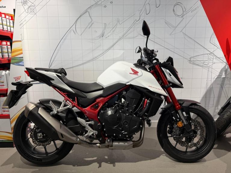 HONDA CB750 HORNET, '23 Plate with 9299 miles