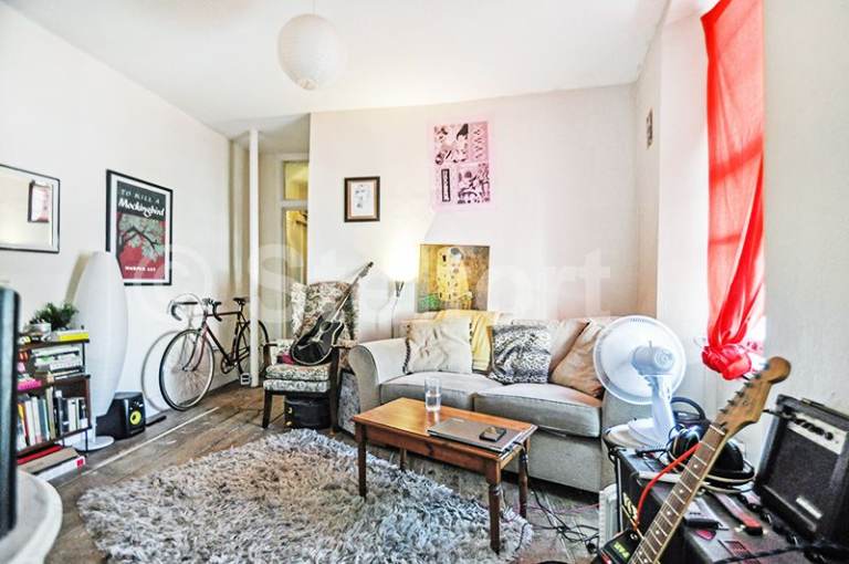 2 bedroom flat in Deptford Broadway, London, SE8