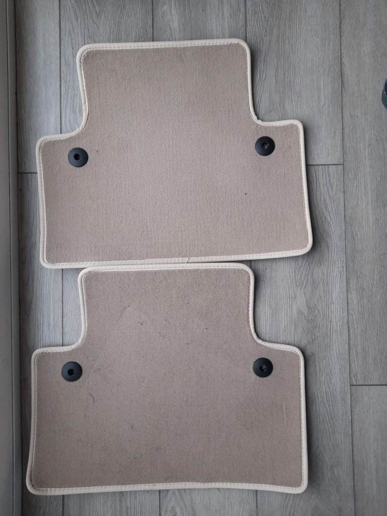 Set of 2 Car mats for rear passenger seats - Volvo V50