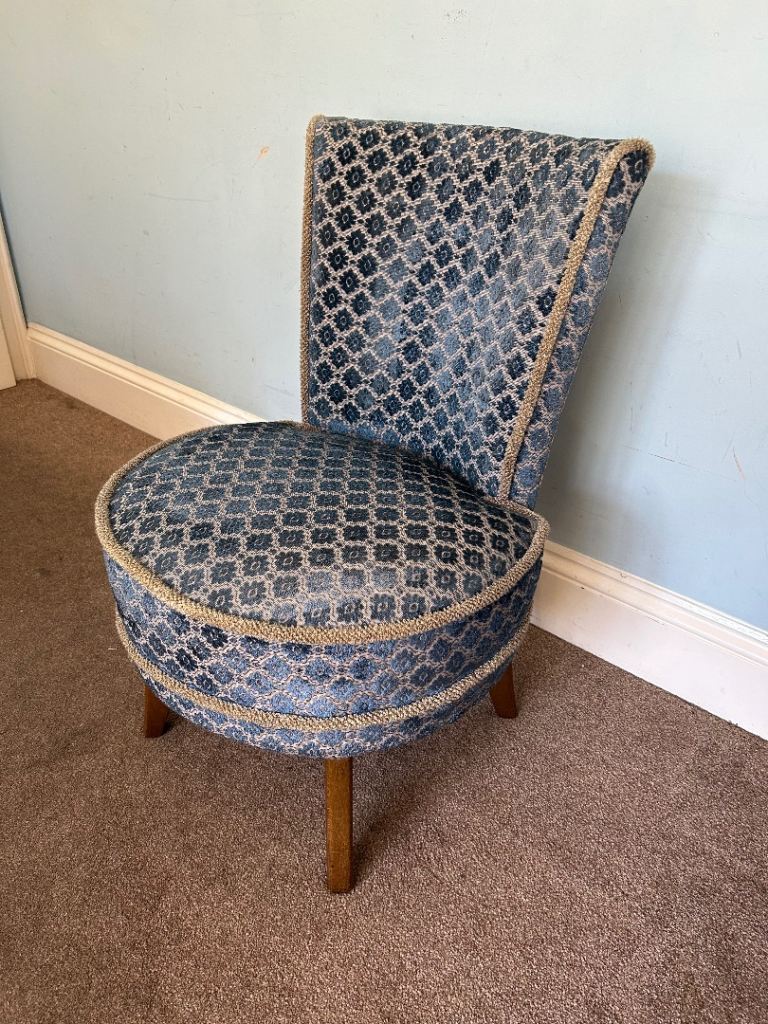 Vintage Blue Design Bedroom Chair  H30in/76cm H Seat 15in/38cm W21.5in/55cm D19in/48cm  J211