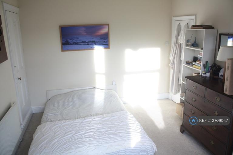 4 bedroom house in Milwain Road, Manchester, M19 (4 bed) (#2709047)