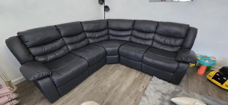 Grey large corner group 