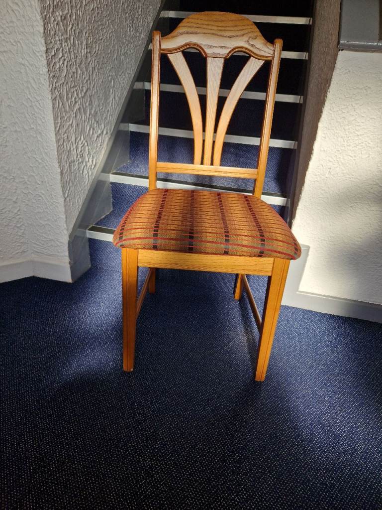Oak dining chairs (4)