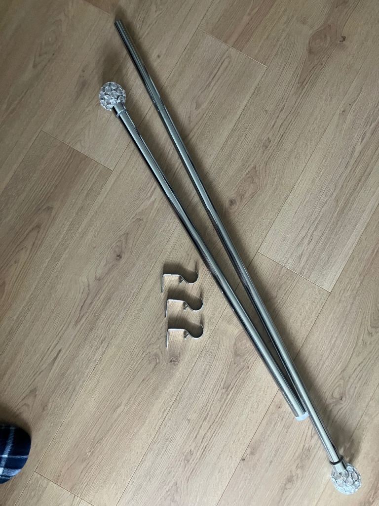 Extendable curtain pole 