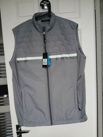 New Island Green golf gilet XL £10 | in Cramlington
