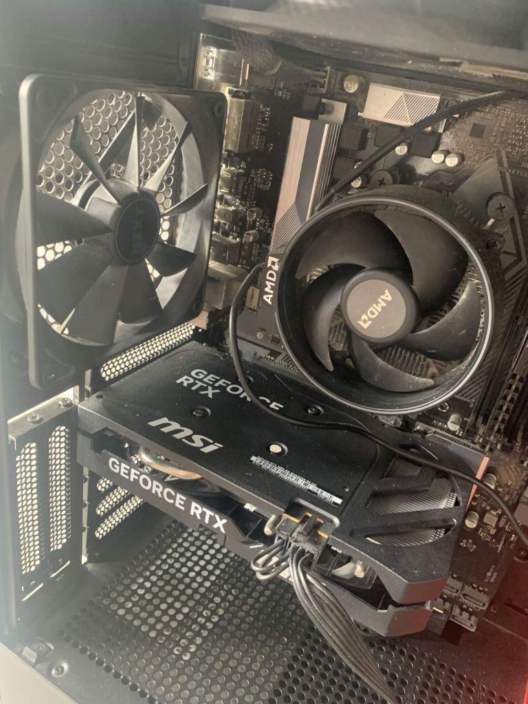 Gaming pc / AMD Ryzen 7 5800X 3.8 GHz 8-Core Processor / MSI SHADOW 2X OC GeForce RTX 5060 8 GB
