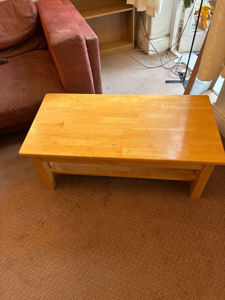 Sturdy Wooden Coffee Table – Good Condition, W92cm x D42cm x H41cm