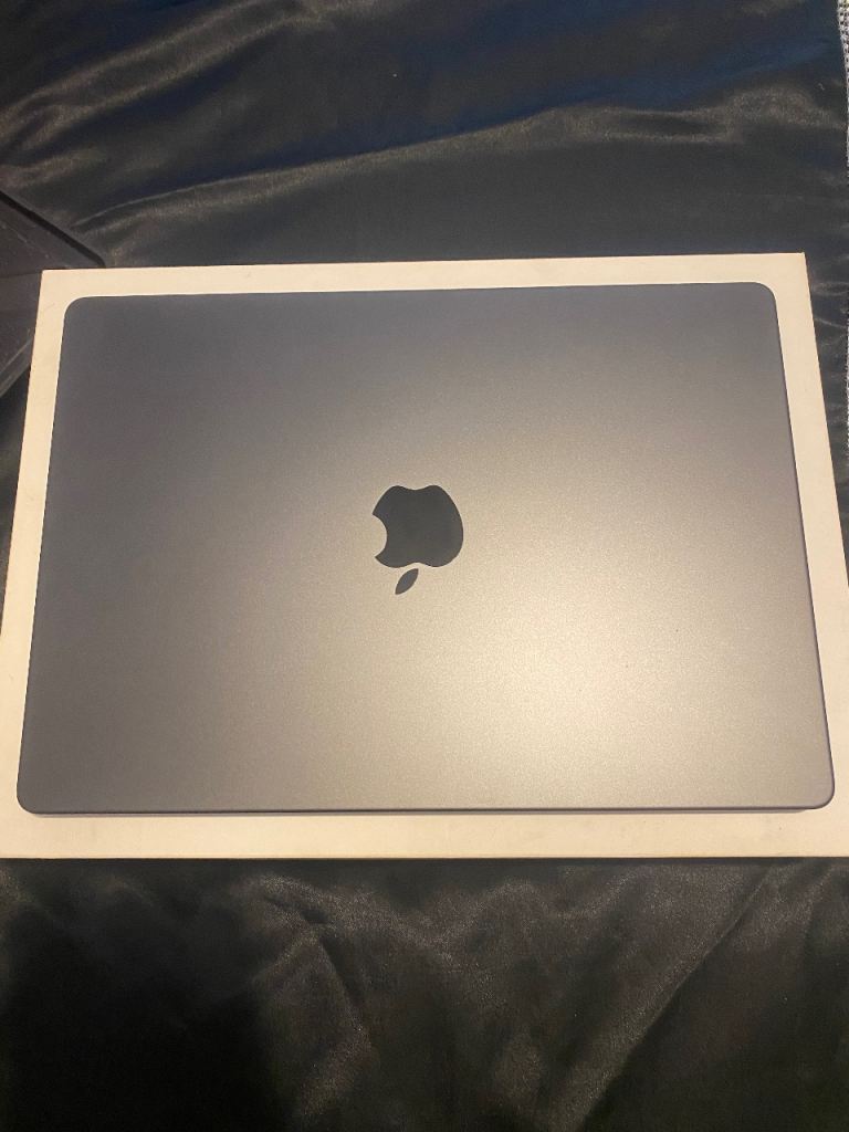 Apple 2023 MacBook Pro laptop M3 Pro chip