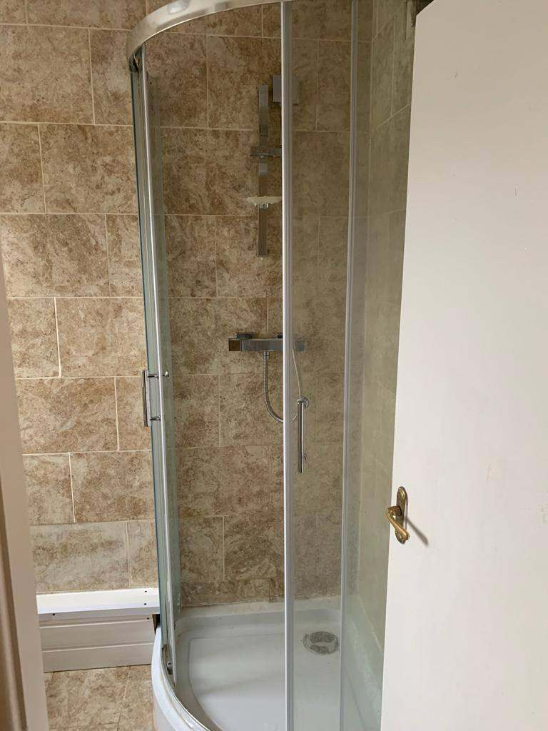 1 Furnished Room left at sharing flat available. £600pm for single/£1000pm for couple, incl costs