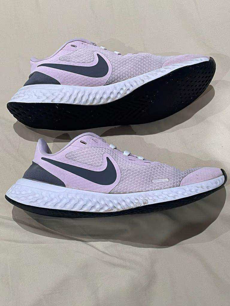 NIKE TRAINERS, Pink Nike Revolution, womens / girls Size 4