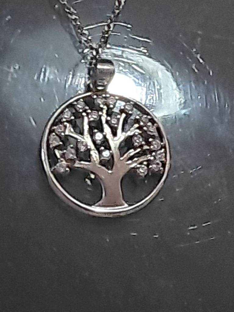 Sterling silver Hallmarked 925 tree of life with CZ stones 