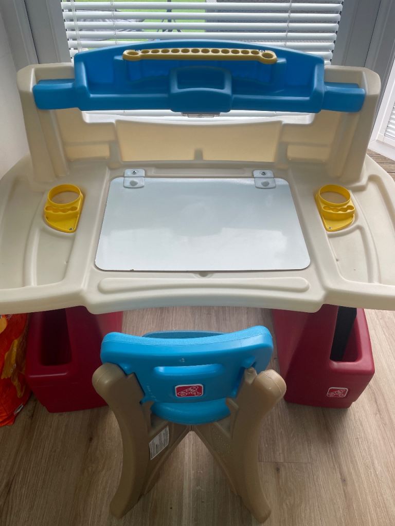Step2 Art Activity desk Deluxe 