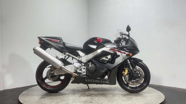 Honda CBR CBR929 2000 ONLY 19K NEW MOT CLASSIC SPORTS BIKE