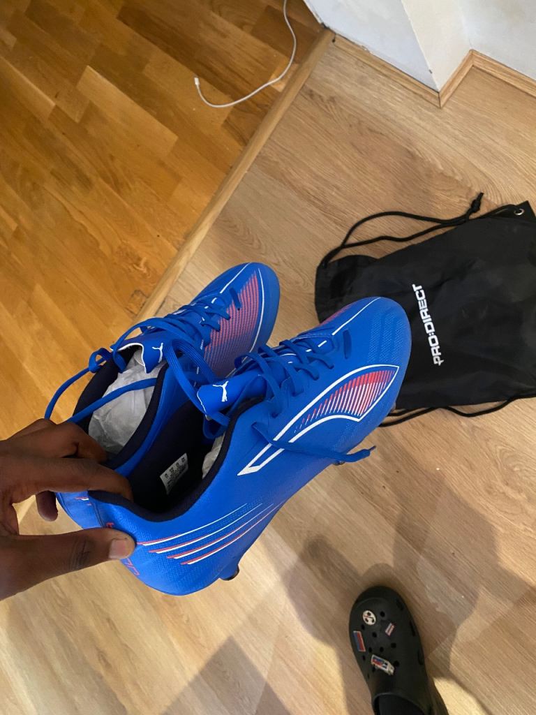 Puma football boots men size 11