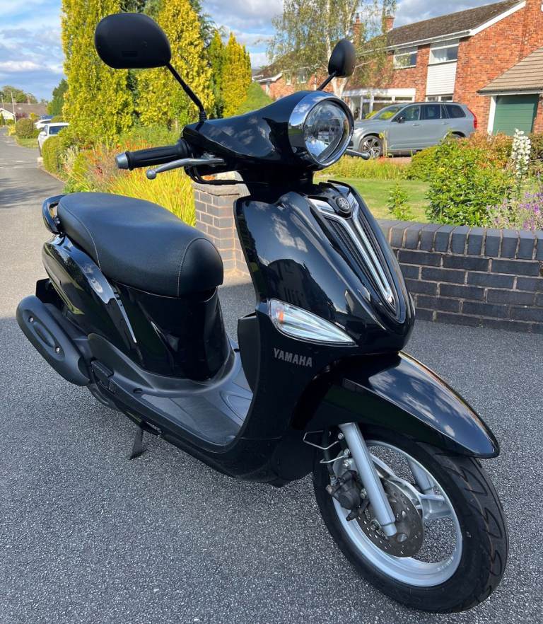 Yamaha D'elight 114cc Black Scooter Low mileage Great Condition