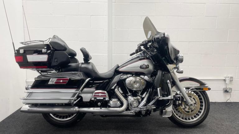 HARLEY-DAVIDSON FLHTCU ELECTRAGLIDE ULTRA CLASSIC 1584 ABS ** 8810 miles **