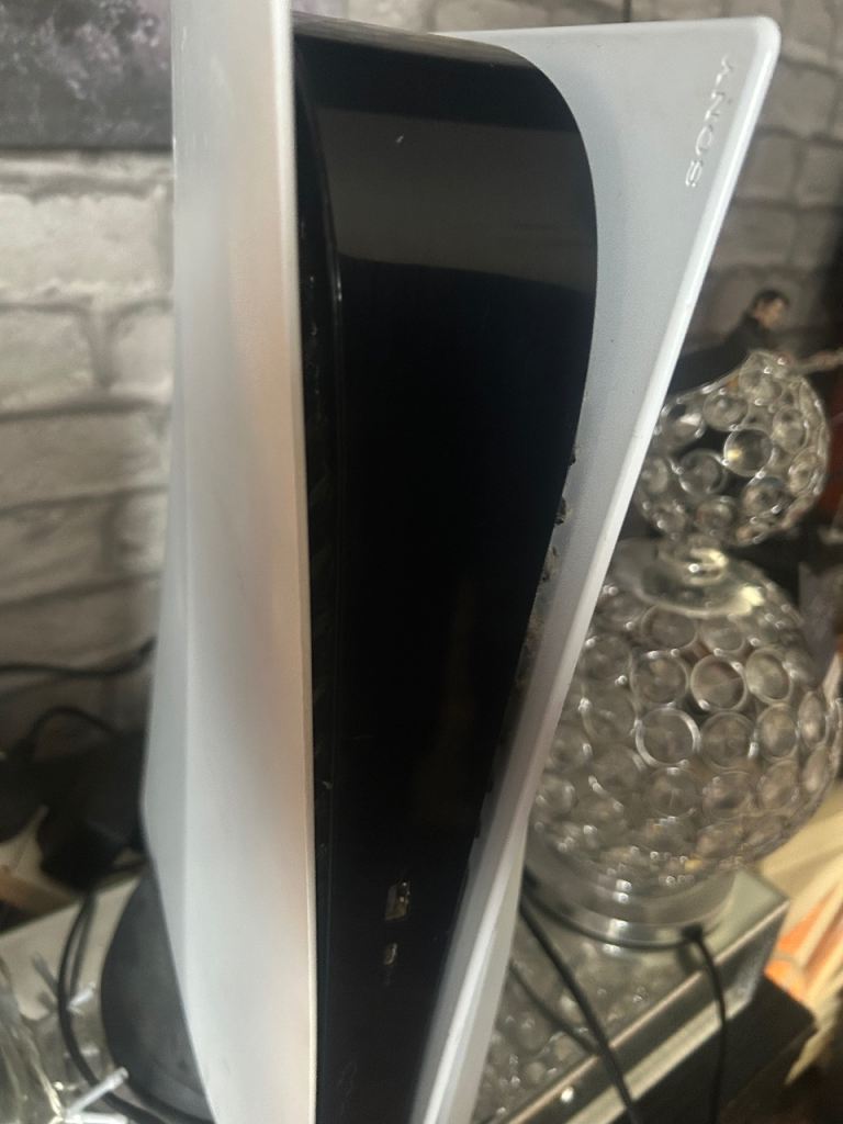 Sony PlayStation 5 disc Console & VR Headset Bundle – Good Condition