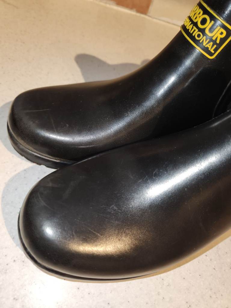 Ankle wellies uk5 with flaws see photos and read description carefully 