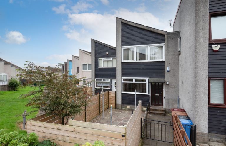 Immaculate 2 bed terraced house