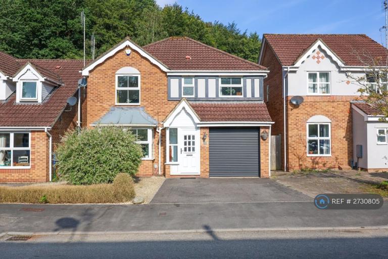 4 bedroom house in Robertson Drive, Bristol, BS4 (4 bed) (#2730805)