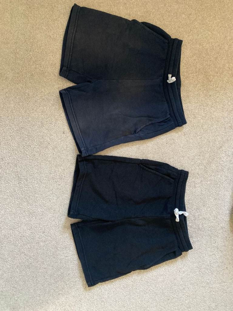 2 sport shorts La Redoute - boys size 10yo