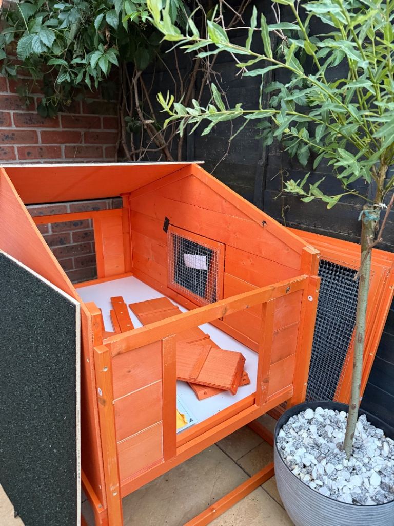 Rabbit run chicken coop brand new
