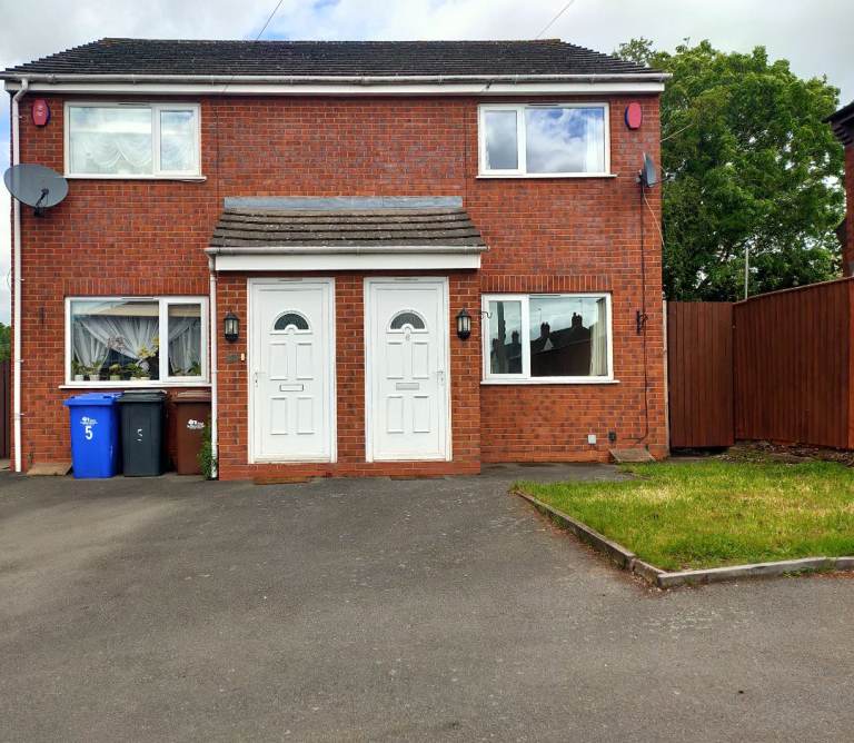 2 Bed Semi with off street parking in Stapenhill